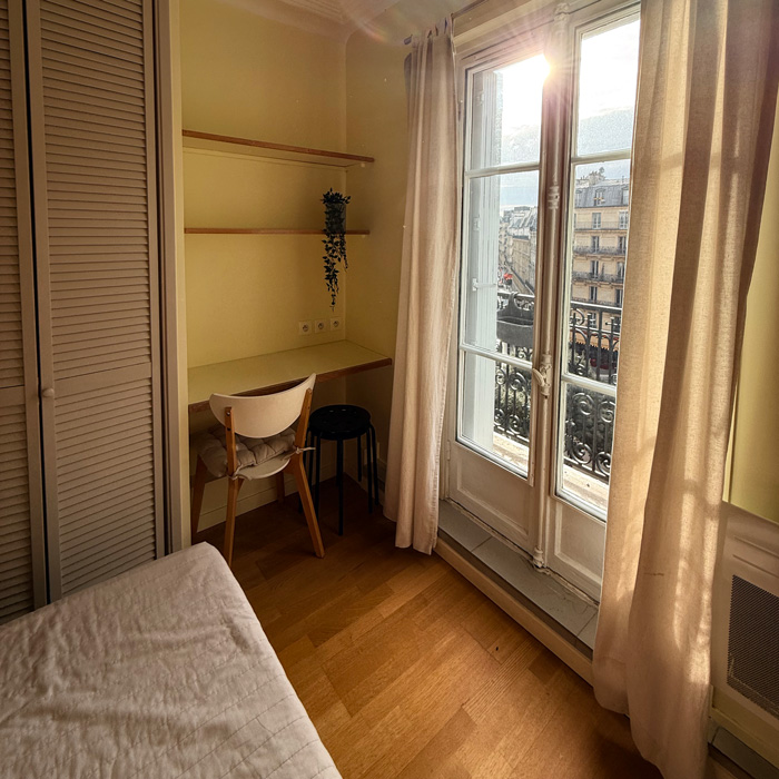 パリ9区ステュディオ